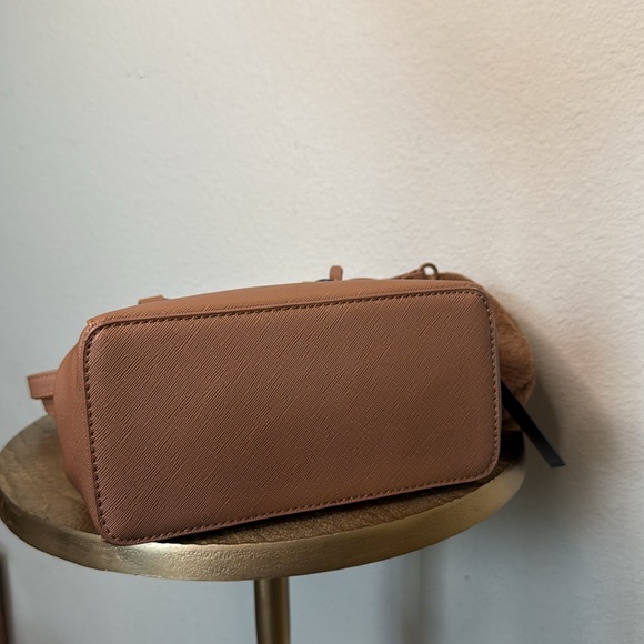 Kendall + Kylie brown mini crossbody tote bag with fuzzy coin purse, NWT - Picture 7 of 11